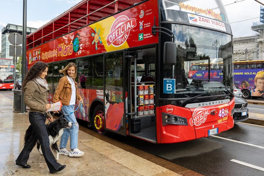 Milan: City Sightseeing Hop-On Hop-Off Bus with Audio Guide - Line D: Castello to Cenacolo to Navigli, with Brera as the payoff