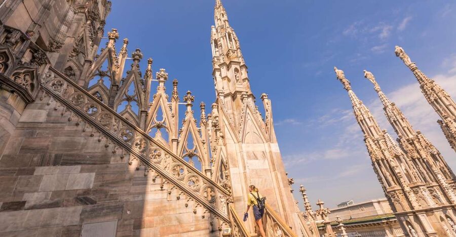 Milan Duomo and Rooftop 2-Hour Guided Tour - Meeting at Piazza del Duomo and Getting to the Elevator Route
