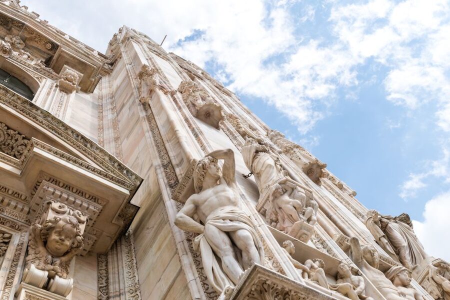 Milan: Duomo & Rooftop Tour with Optional Hop-On Hop-Off Bus - Practical Tips: Dress, What Not to Bring, and Meeting Point Reality