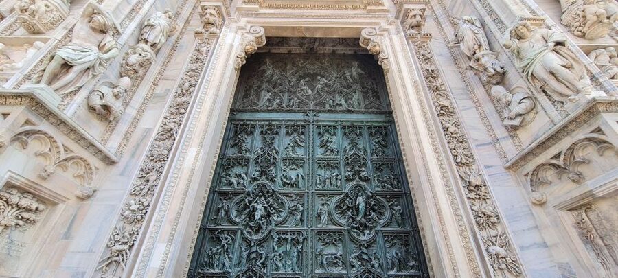 Milan: Duomo & Rooftop Tour with Optional Hop-On Hop-Off Bus - Rooftop Terraces: Panoramic Views with Guided Stops