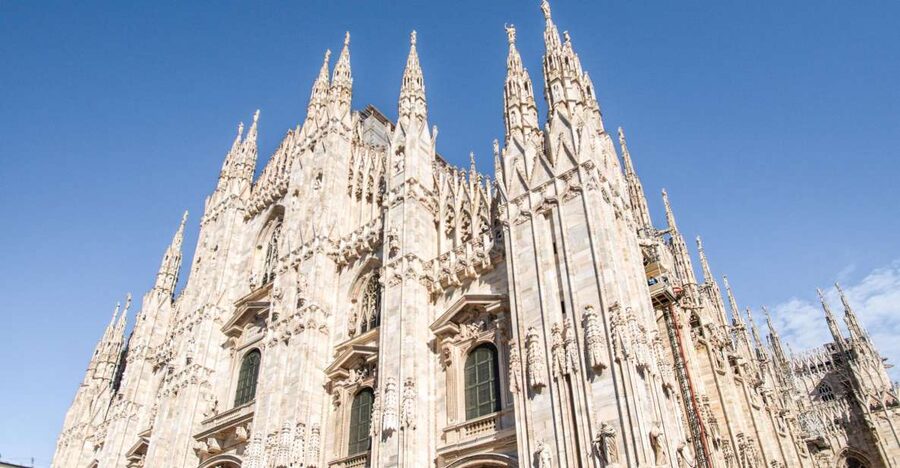 Milan: Fast-Track Milan Cathedral and Terraces Guided Tour - Entering the cathedral complex, and what you are actually buying