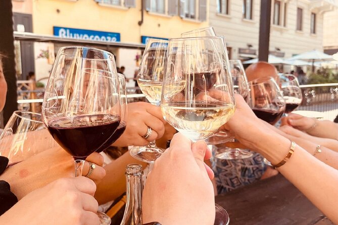 Milan Gourmet Tour: A Premium Tasting Experience by Do Eat Better - Via della Moscova Sweet Finish: Cannoncini, Cake Mignons, or Gelato