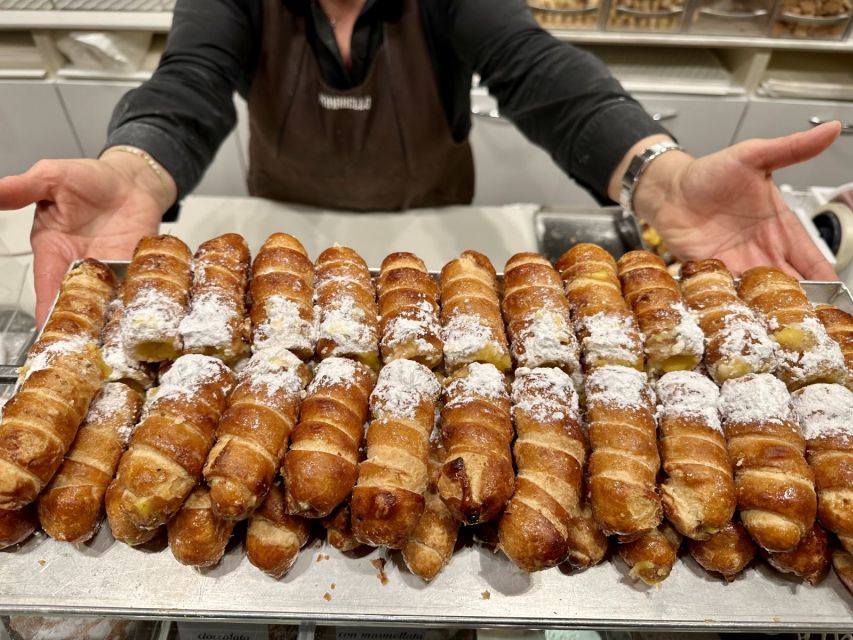 Milan: Guided Street Food Walking Tour with Food Tasting - Piazza del Duomo to Piazza Mercanti: Food Meets Place