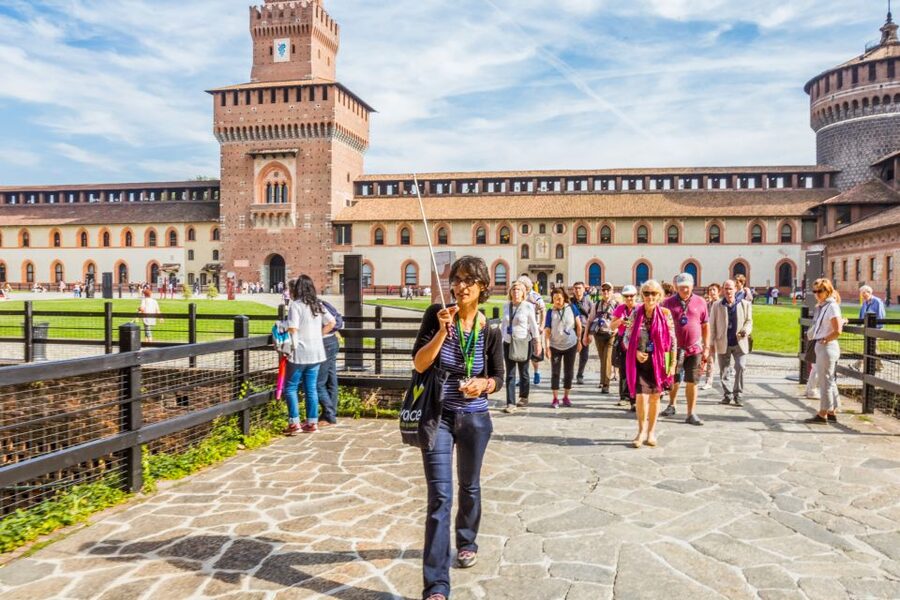 Milan: Guided Walking Tour & Last Supper Visit with Ticket - Duomo area focus: see the façade, then plan your interior visit