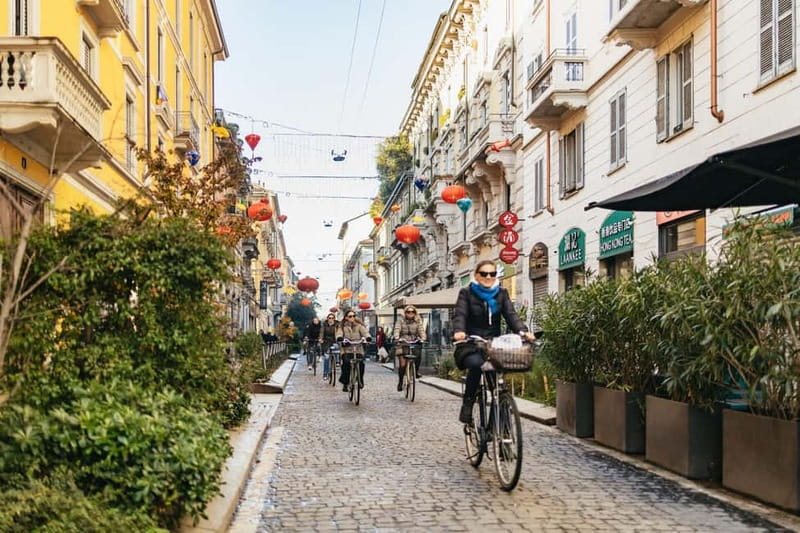 Milan: Hidden Gems Guided Bike Tour - Meeting at Via Guglielmo Pepe, 12: getting set up quickly