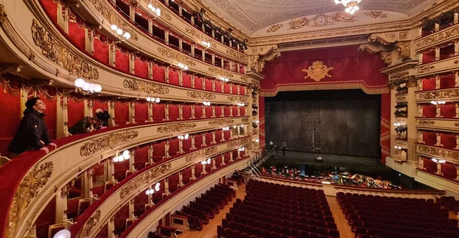 Milan: La Scala Theater and Museum Tour with Entry Tickets - La Scala in one hour: what you realistically get