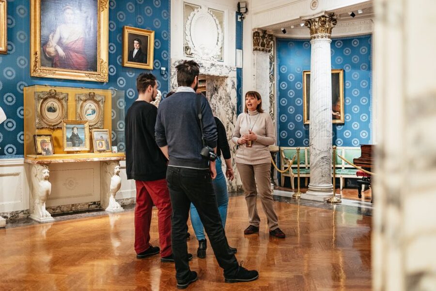 Milan: "Museo Teatrale Alla Scala" Guided Tour - Your Guide Makes or Breaks It: Headsets, Languages, and Real Stories