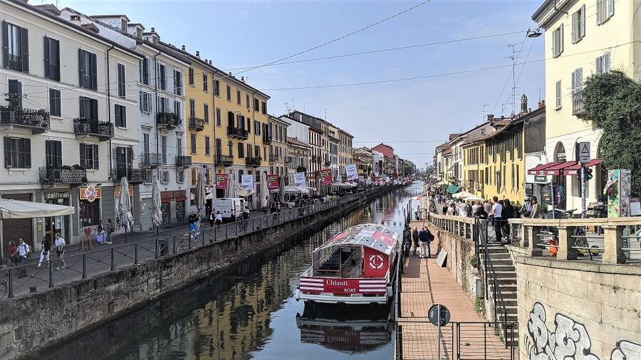 Milan: Navigli Canal Boat Cruise - Best time to ride, sunset timing and photo-friendly moments