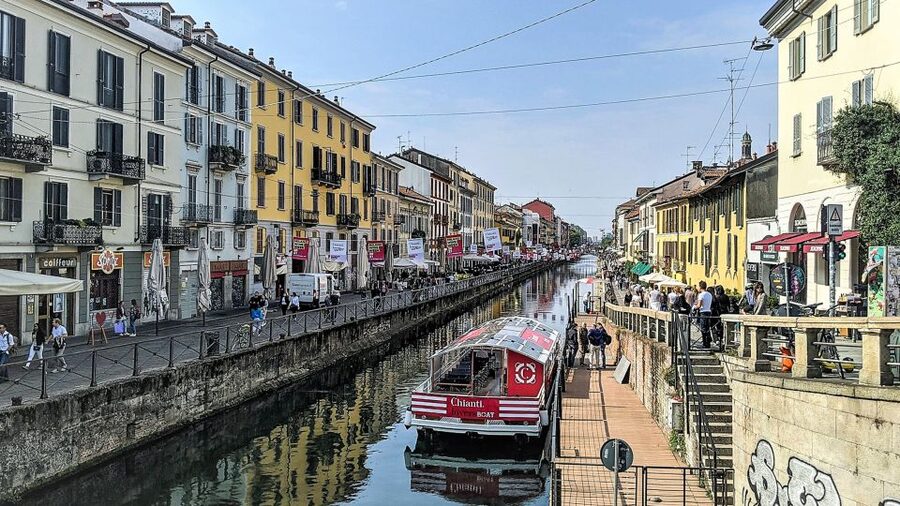 Milan: Navigli District Canal Boat Tour with Aperitivo - Value for $41: When This Ticket Feels Like a Good Deal