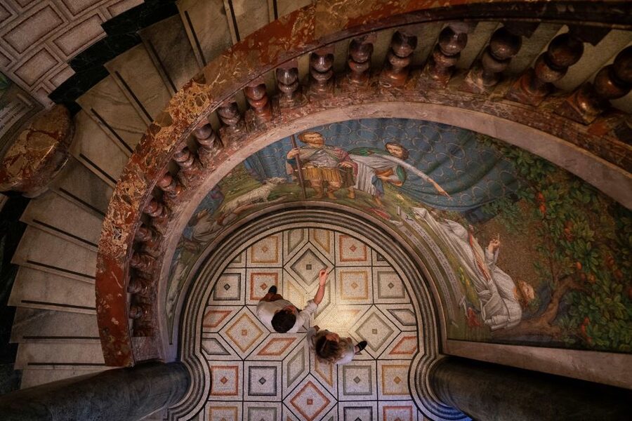 Milan: Pinacoteca Ambrosiana and San Sepolcro Crypt Ticket - The self-guided flow and the app audio that follows you