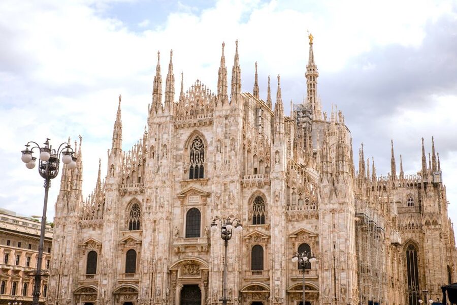 Milan: Priority Access Duomo and Rooftop Tour - Priority Access at the Duomo: Why this setup makes sense