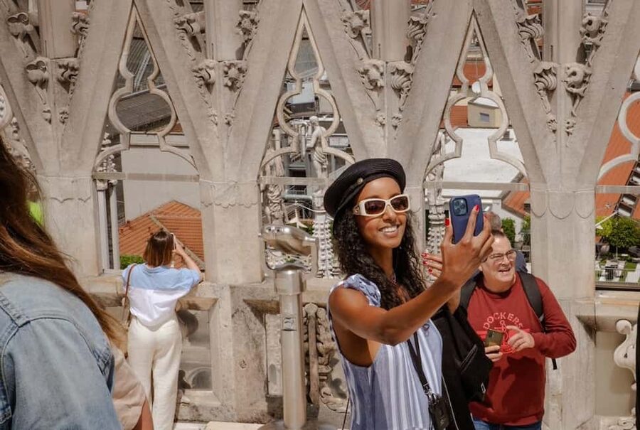 Milan: Priority Access Duomo and Rooftop Tour - Duomo rooftop views: What you’ll actually see