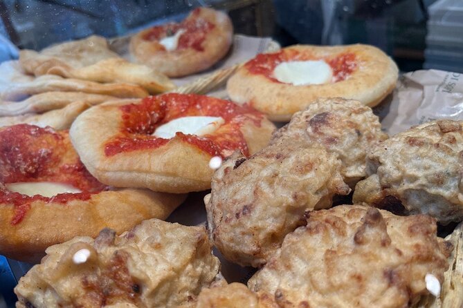 Milan's Authentic Street Food tour: A Gourmet Experience - Churches, Corners, and What the Neighborhood Walk Adds