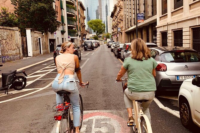 Milan's Hidden Gems: Unique Bike Tour (ENG, NL) - The ride style: pace, safety, and group size