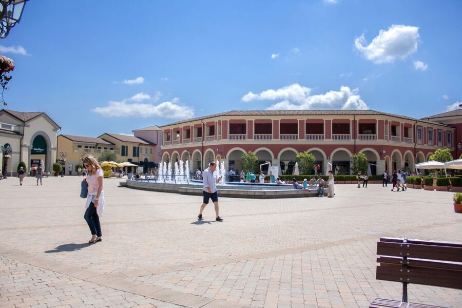Milan: Serravalle Designer Outlet Roundtrip Bus Transfer - Stop 4 and 5: Return Coach Timing, Seats, and Getting Your Bags Ready