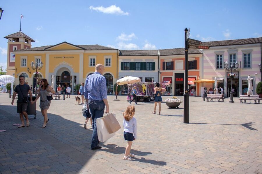 Milan: Serravalle Designer Outlet Roundtrip Bus Transfer - Price and Value: Is $28 a Smart Way to Shop Serravalle?