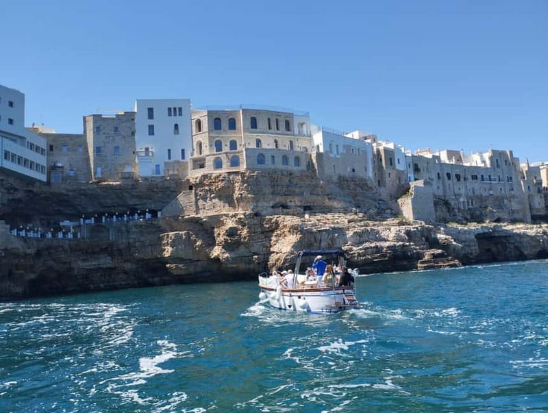 Monopoli: 2.5 Hour Boat Tour to the Polignano a Mare Caves - Where boarding starts, Molo Margherita and Castle Carlo V area
