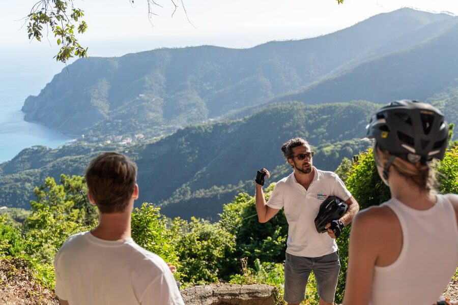 Monterosso al Mare: Cinque Terre National Park E-Bike Tour - Getting rolling at Via IV Novembre, 6 and learning your e-bike