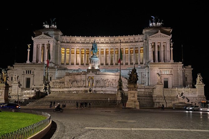 Moonlight Rome: Night Walking Tour of Roman Highlights - Via dei Fori Imperiali to the Colosseum: Watching the Forums Glow