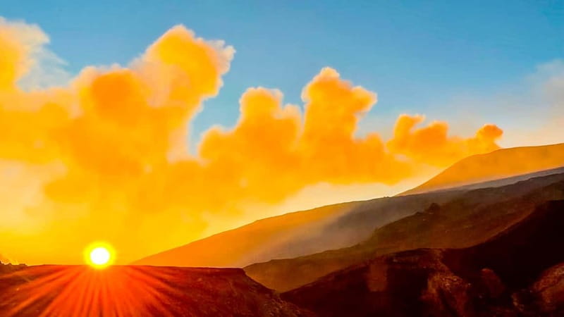 Mount Etna: Trek to 3000m with cable car and jeep - Logistics that matter on Etna Sud