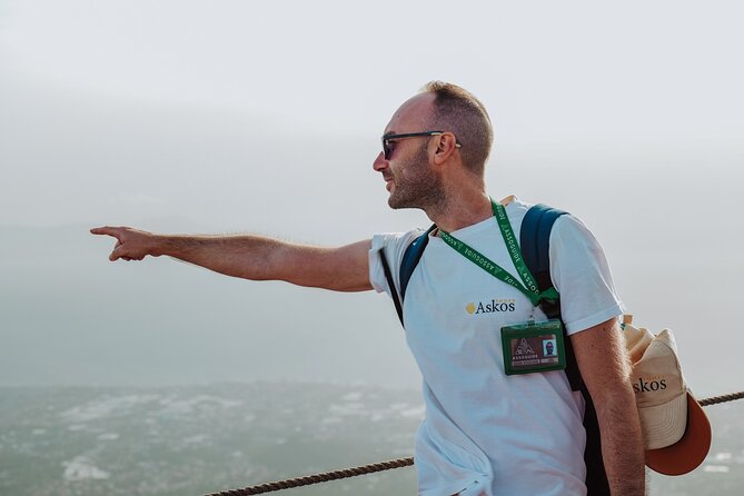 Mount Vesuvius Tour from Pompeii Led by an Expert Guide - Meet at Via Villa dei Misteri, then transfer in a shared minibus