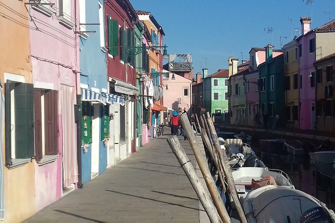 Murano Glass Experience With a Visit to a Burano Lace Island - Murano’s Short Walk: Santi Maria e Donato and a Tranquil Island Break