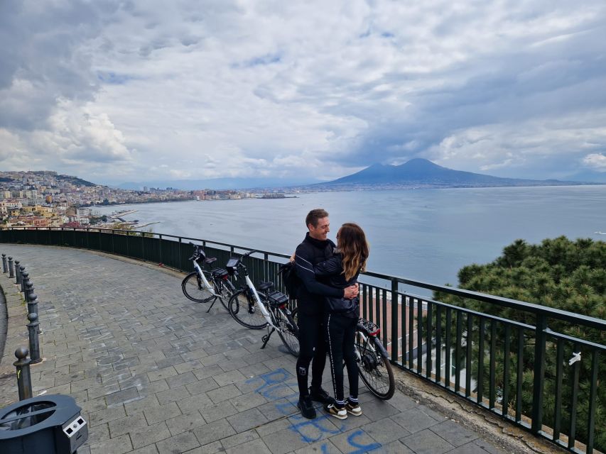 Naples: City Highlights Guided Bike Tour - Getting started at Bicycle House, then rolling into Naples