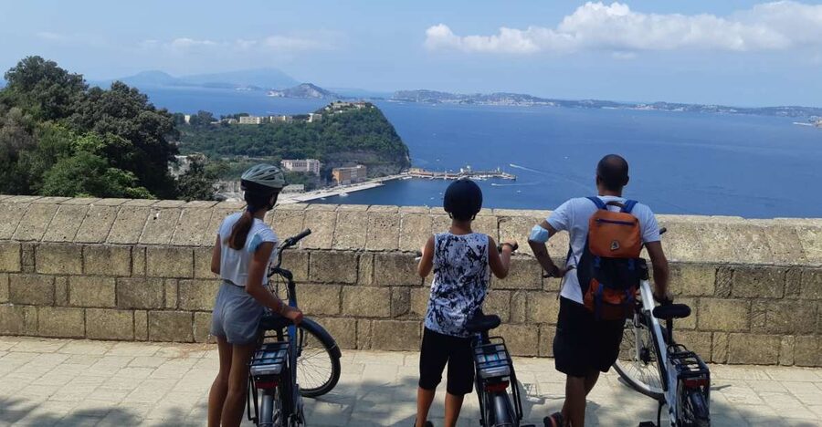 Naples: City Highlights Guided Bike Tour - Via Caracciolo and Mergellina: wind in your hair, Vesuvius in your sights