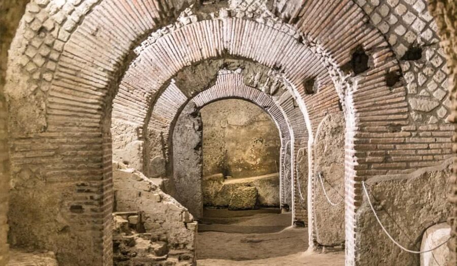 Naples: City Walking Tour w/ Underground Roman Ruins Ticket - Starting at Piazza Municipio, then into the grand Naples center
