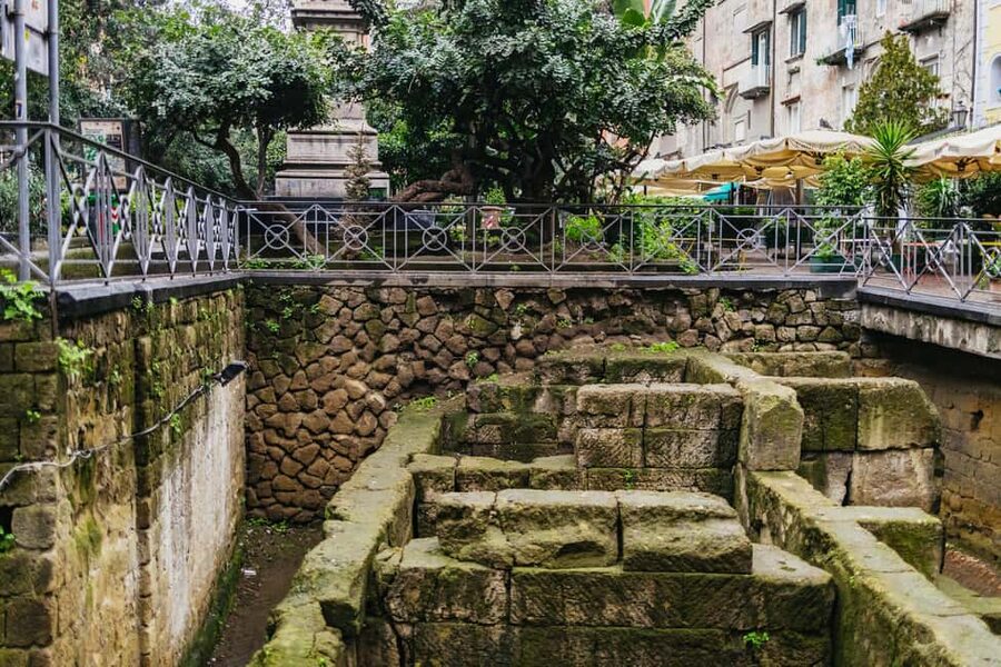 Naples: Old Town Guided Walking Tour - Purgatorio ad Arco: Photo Stop Energy and Short Guided Context