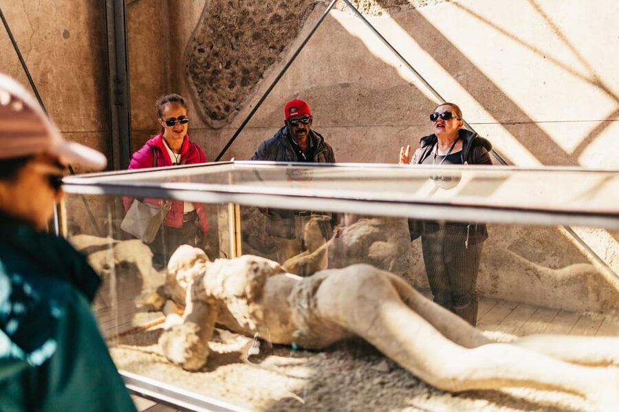 Naples: Pompeii and Mt. Vesuvius with Lunch and Wine Tasting - Inside Pompeii: A Guided Archaeologist Walk That Changes How You See the Ruins