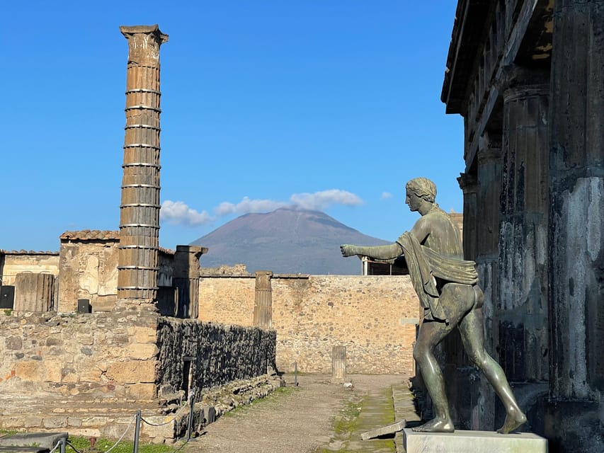 Naples: Pompeii Archaeology Park Tour & Skip-the-Line Entry - Forum, amphitheater, and temples: the big photo stops that actually teach you something