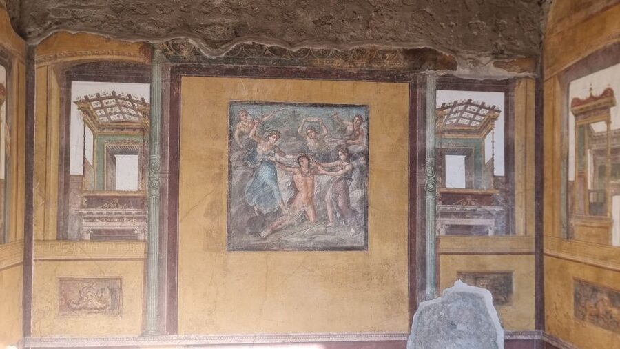Naples: Pompeii Self Guided Audio Tour - Amphitheater: Roman spectacle, told right where it happens