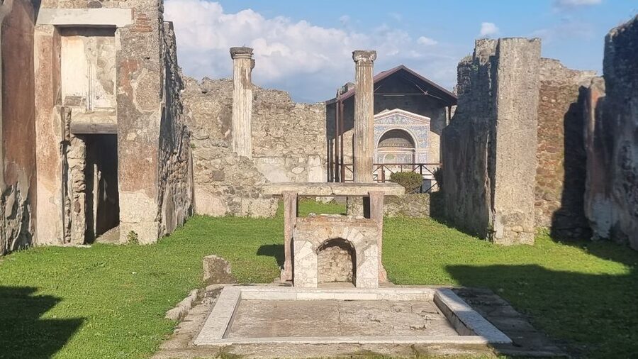 Naples: Pompeii Self Guided Audio Tour - Navigation tips for a smoother self-guided walk