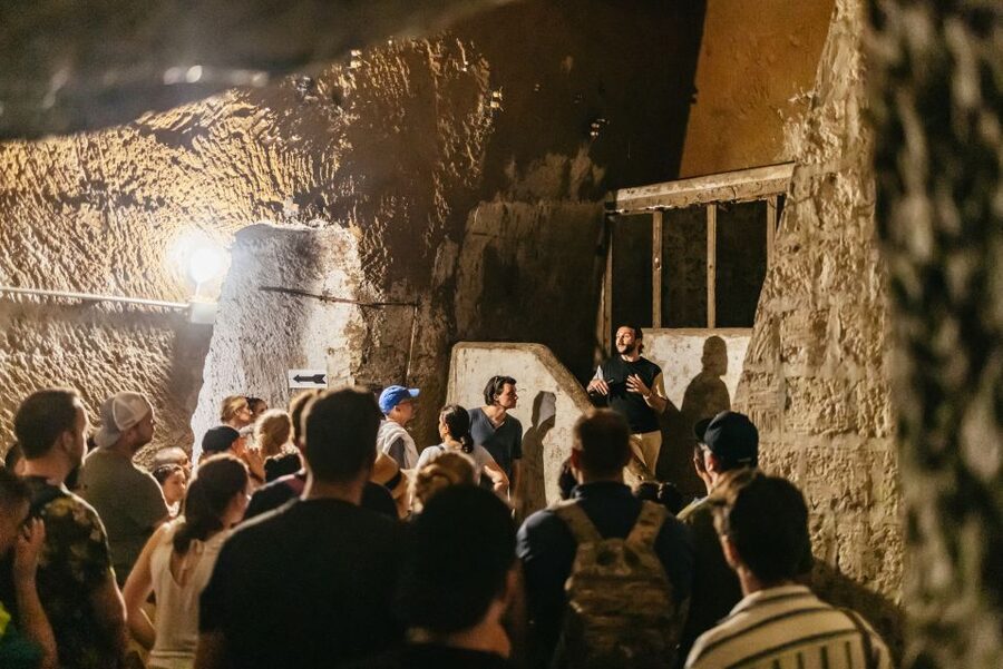 Naples: Spanish Quarters Underground Guided Tour - The Underground Naples Aqueduct Stop: Water Tech and Wall Writing