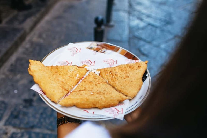 Naples: Street Food Walking Tour with Local Guide - Finishing sweet: gelato to round out the walk