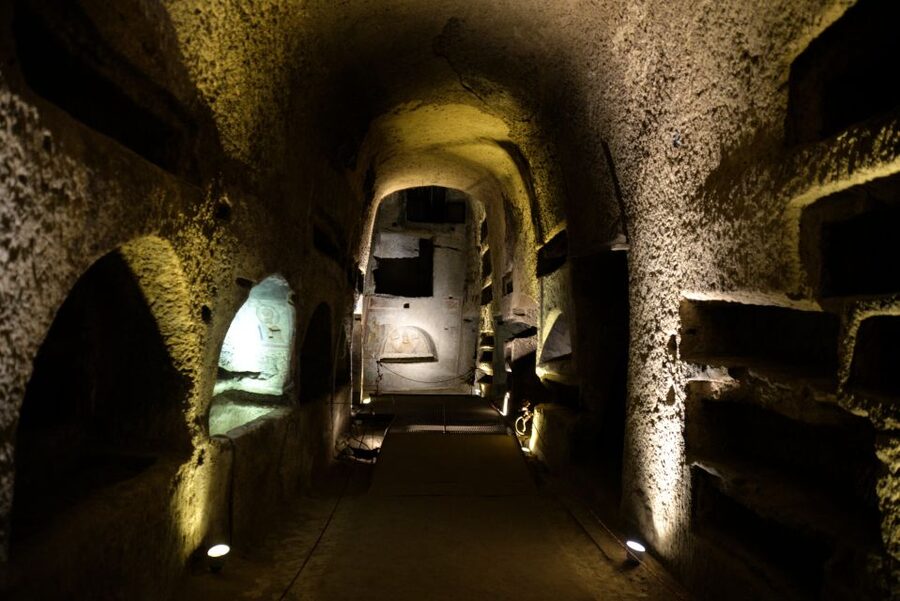 Naples: The Holy Mile 3-Hour Guided Tour - The 15-minute break inside the basilica area