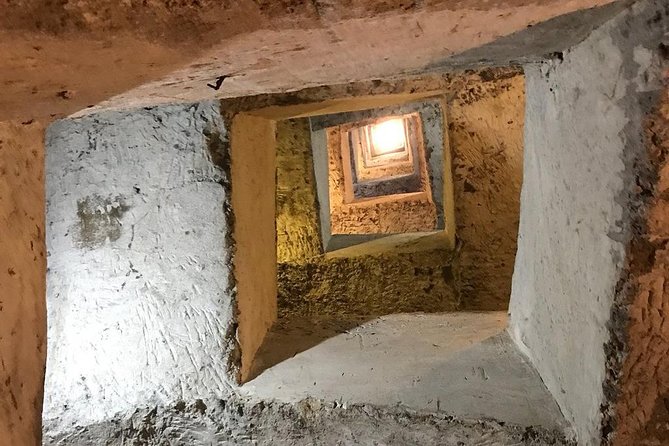 Naples Underground Spanish Quarters with Guide - How guides like Alex, Grace, and Alessandro keep it lively
