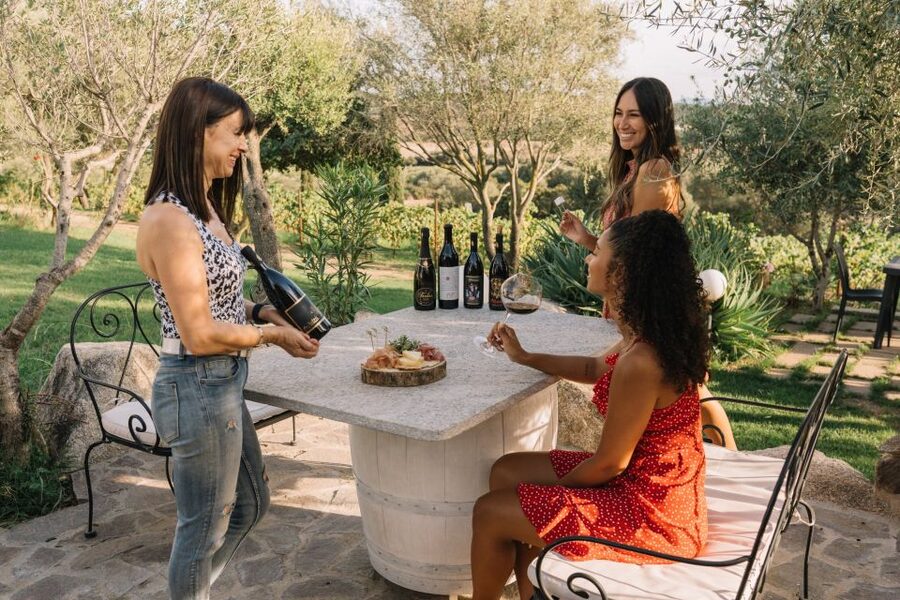 Olbia: Gallura Winery Guided Tour with Tasting - Who should book this Gallura wine and farm tour
