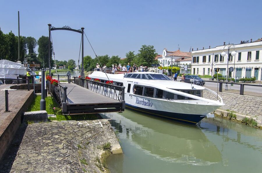 Padua to Venice Boat Cruise of the Brenta Riviera - Who should book this Padua to Venice cruise