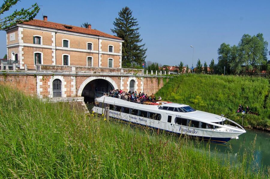 Padua to Venice Boat Cruise of the Brenta Riviera - Malcontenta and Villa Foscari, Palladio’s UNESCO finale