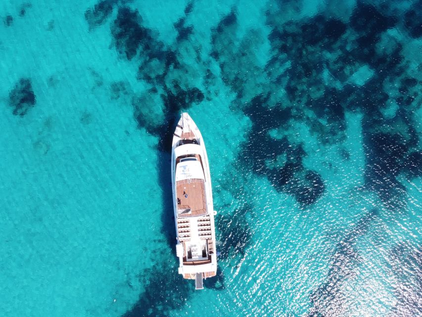 Palau: La Maddalena Archipelago Comfort Boat Tour with Stops - Midday: Santa Maria beach break, with time to walk and cool off