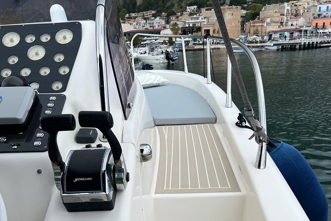 Palermo: Boat tour luxury - Grotta della regina: Queen’s Cave and Villa Igea viewpoints