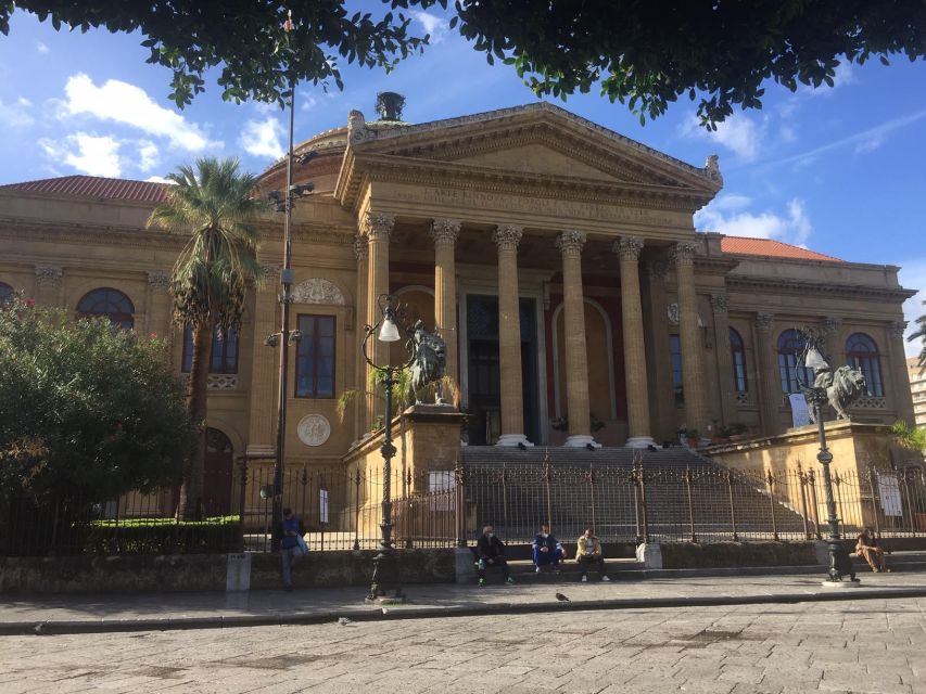 Palermo: Markets and Monuments City Center Walking Tour - Palazzo Pretorio and Fontana Pretoria: the Square of Shame story