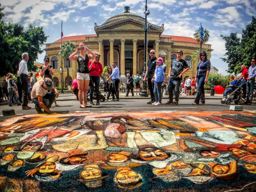 Palermo: NO Mafia Walking Tour - Teatro Massimo and Il Capo: two faces of public life