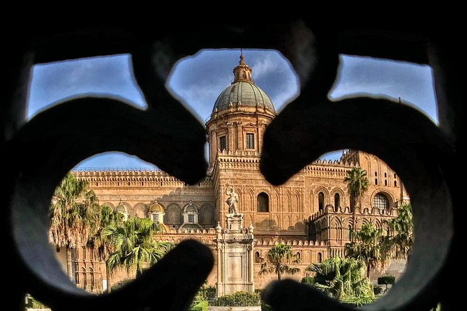 Palermo No Mafia walking tour: discover the Anti-mafia culture in Sicily - Stop 3: Palazzo di Giustizia and Piazza della Memoria