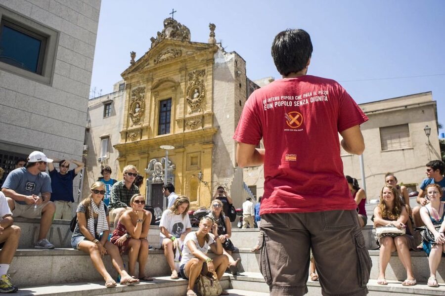 Palermo: NO Mafia Walking Tour - Meet your guide and start with landmarks that set the tone