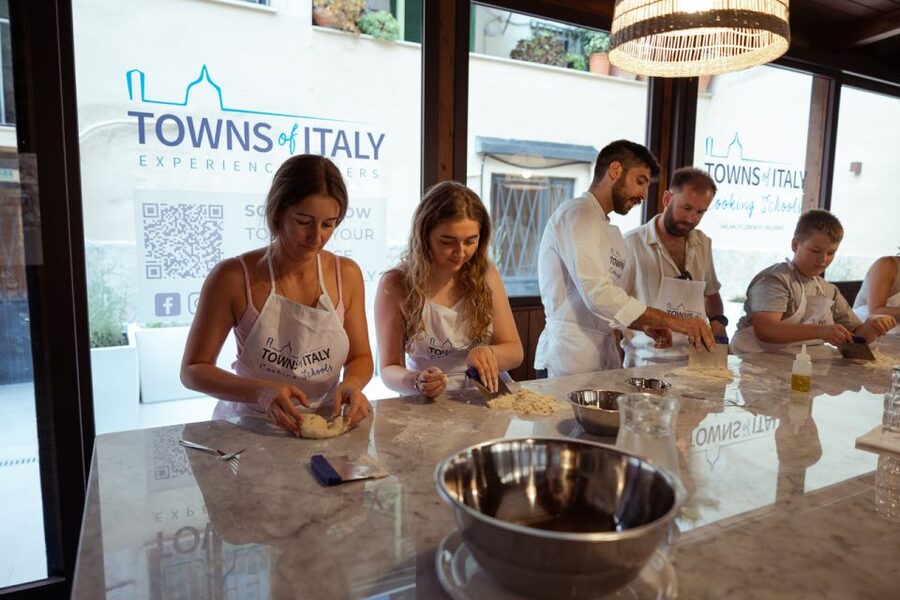 Palermo: Pizza and Gelato Cooking Class with Dinner and Wine - Stretching Dough, Toppings, and the Sfincione Palermo Twist