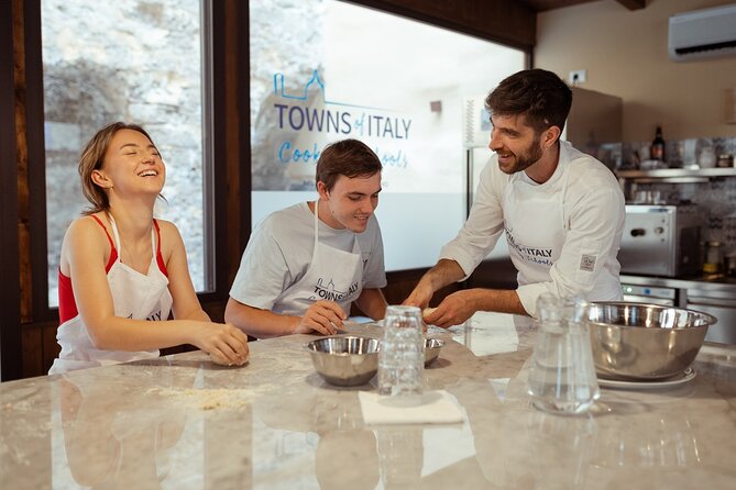 Palermo's Delight: Unleash the Secrets of Pizza and Gelato Making - Dietary Needs: Vegetarian Options, Allergy Notes, and the Celiac Limit