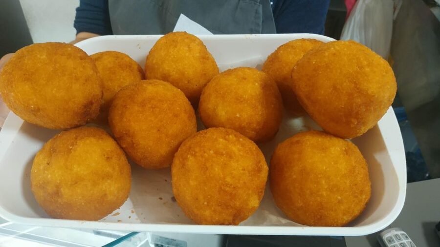 Palermo: Street Food Walking Tour with Local Guide & Tasting - The Dessert Finale: Cannoli and Sicilian Sweet Logic